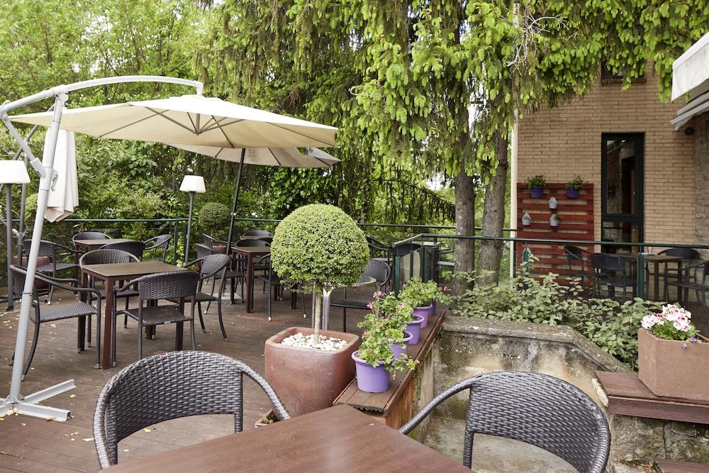 Hotel Iriguibel Huarte Pamplona Exterior photo