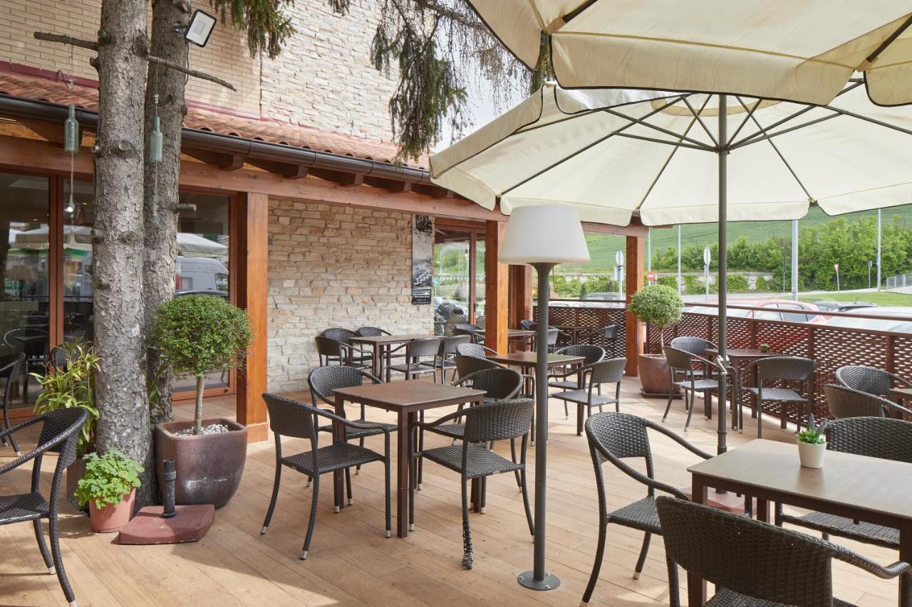 Hotel Iriguibel Huarte Pamplona Exterior photo