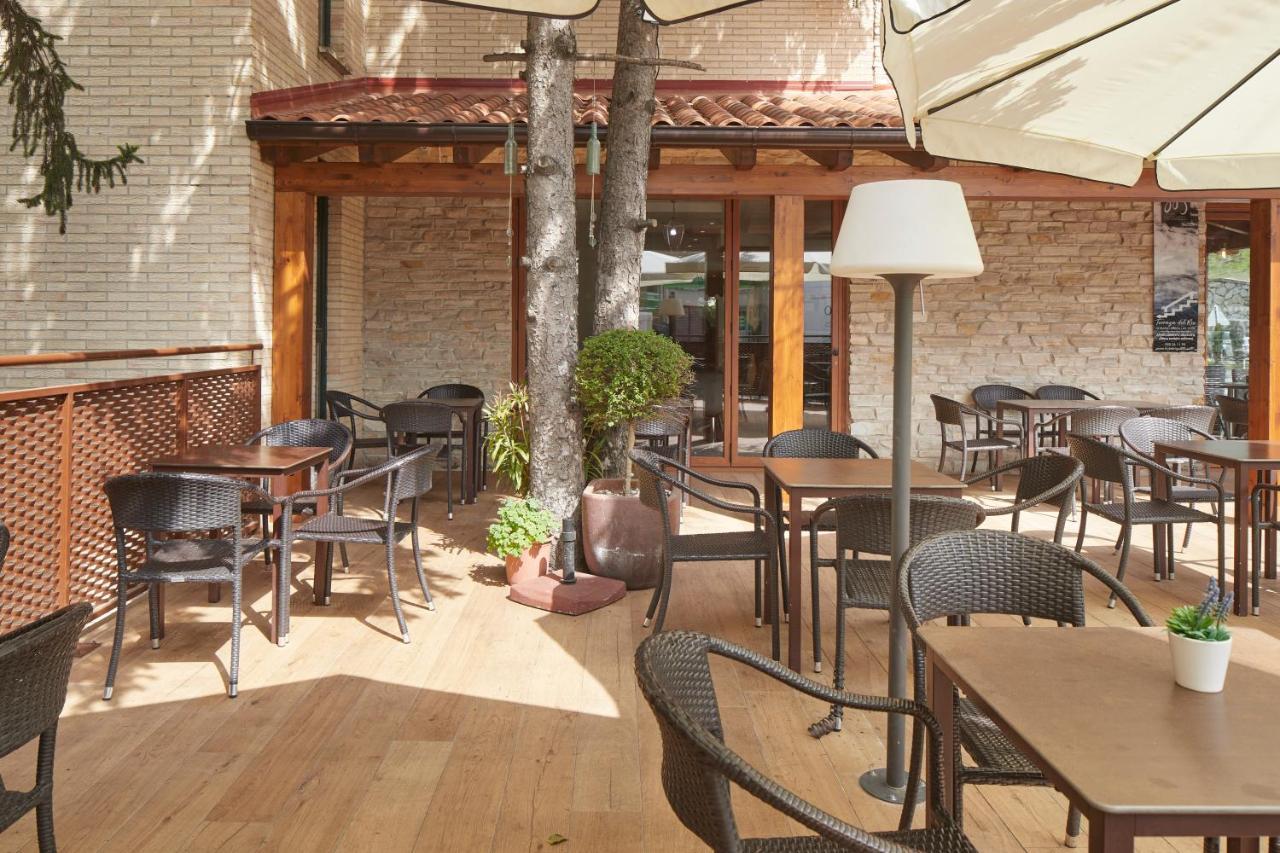Hotel Iriguibel Huarte Pamplona Exterior photo