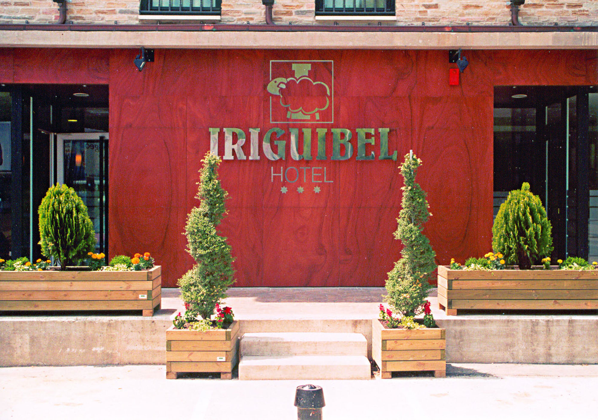 Hotel Iriguibel Huarte Pamplona Exterior photo